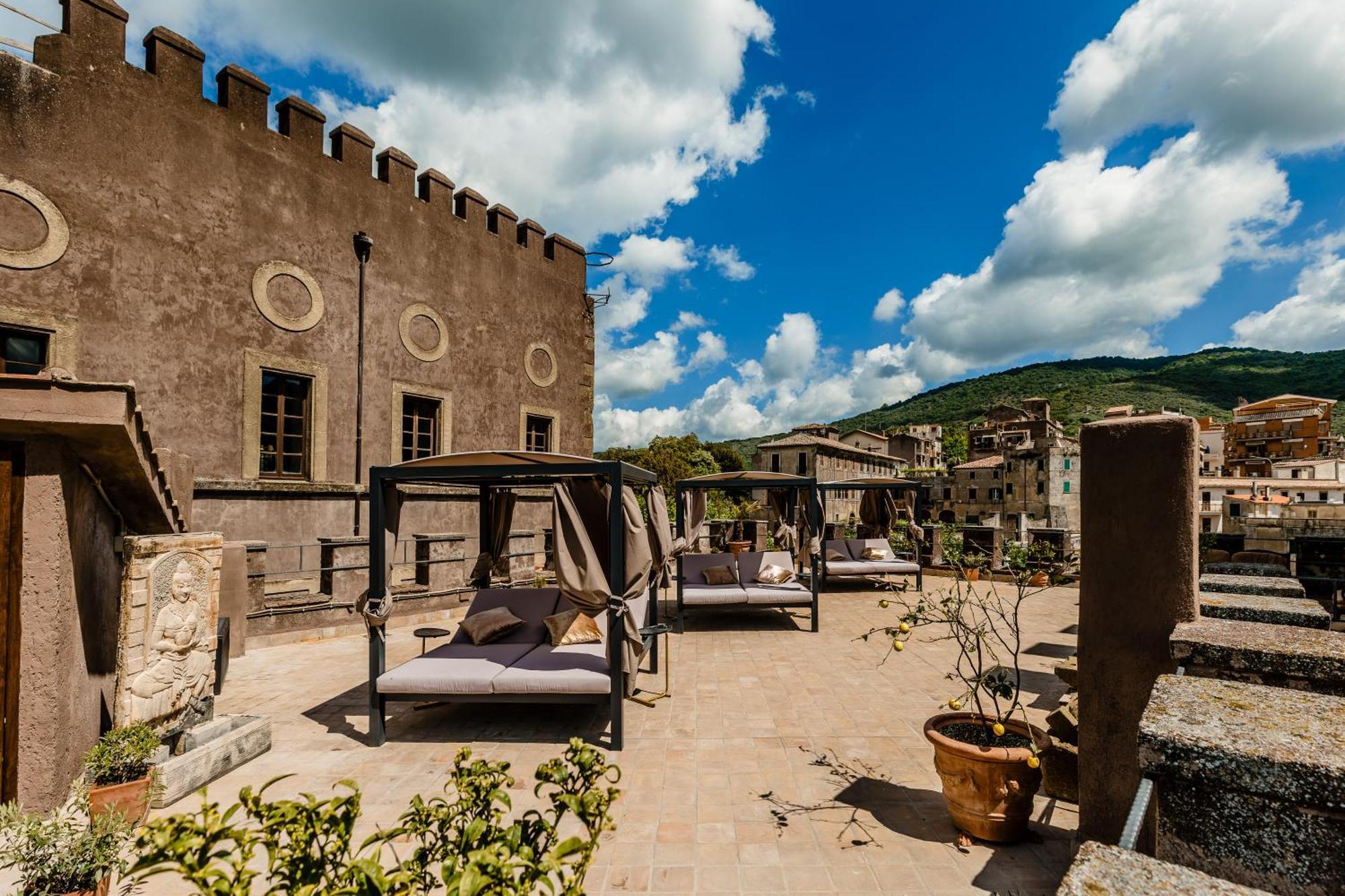Отель Castello Brancaccio San Gregorio da Sassola Экстерьер фото